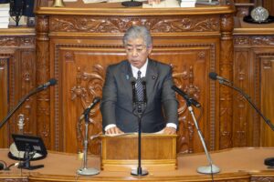 衆参両院の本会議で外交演説